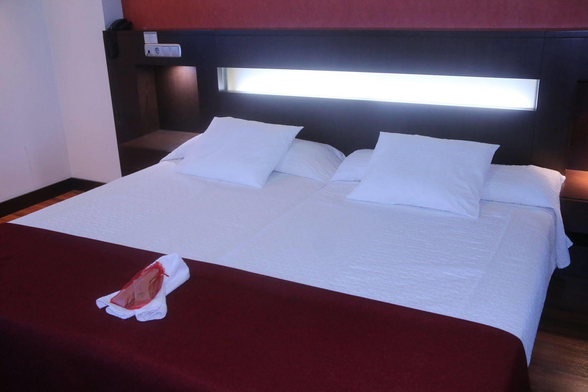 Hotel La Cantuena (Adults Only) Фуенлабрада Екстериор снимка